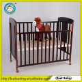 Confortable design de lit de bébé en bois